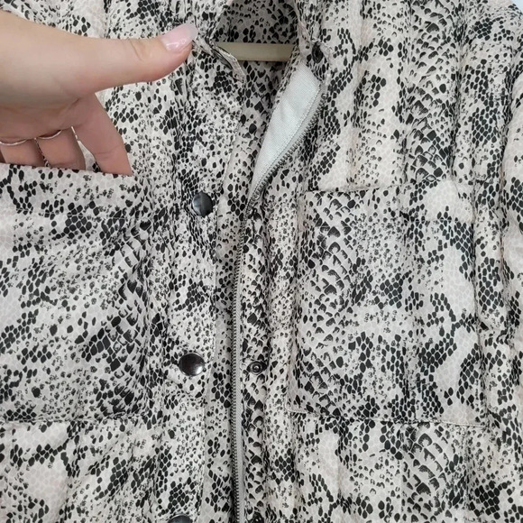 Atm Animal print feather down boxy puffer jacket size Medium - Picture 8 of 12